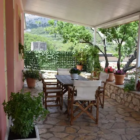 Holiday home Mountain Breeze Makriotika