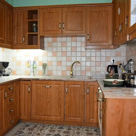 Mountain Breeze Makriotika